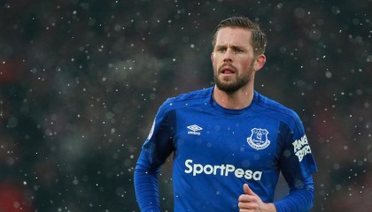 爱游戏官网-经典之战青春演绎！切尔西00后五球定乾坤，绿茵新篇章超越传奇