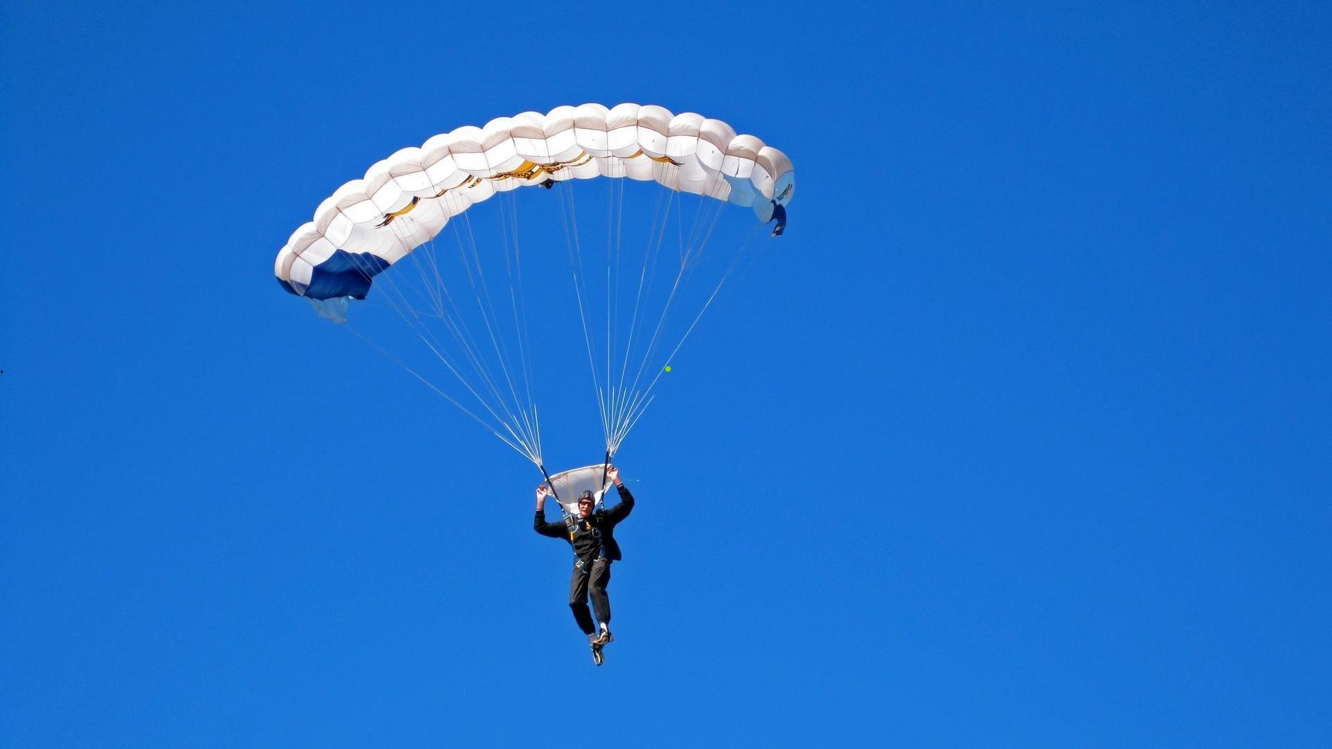 魏纪中论电竞发展，入亚时机已然成熟，奥运征程仍显漫长
