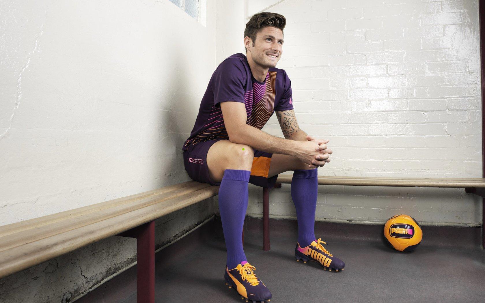 莱昂纳多坦承，昔日反对巴黎续约姆巴佩，并透露始终厌恶执教工作